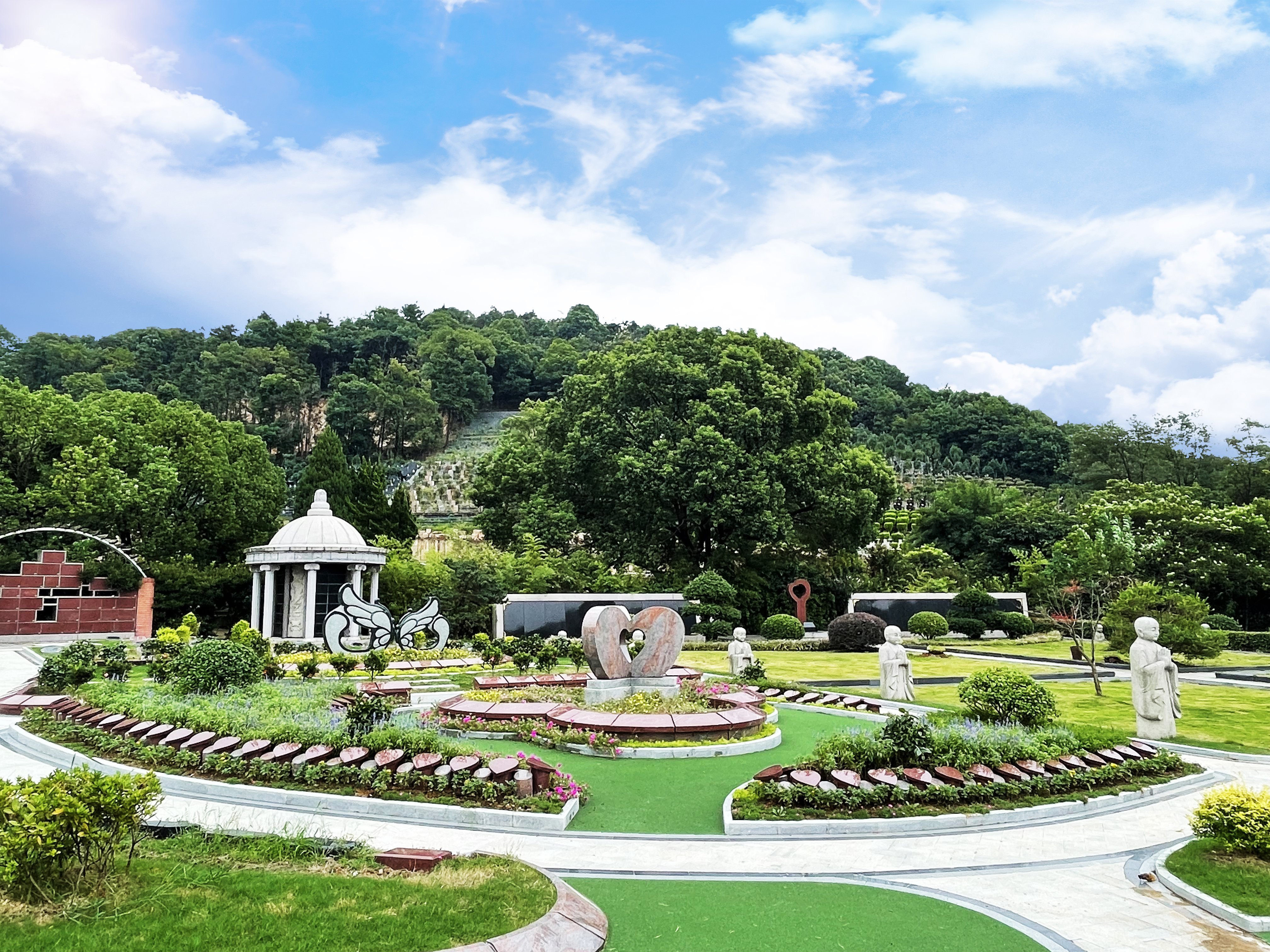 现代墓园与传统墓园有什么区别？